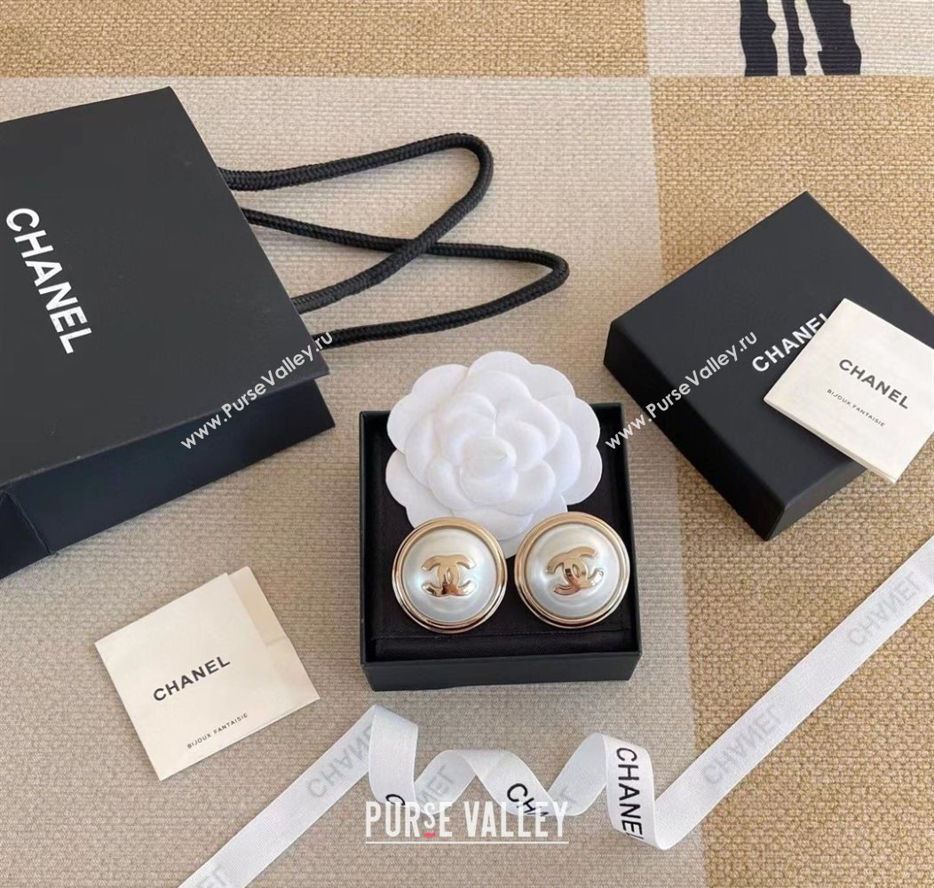 Chanel Large Studs Earrings White 2026 0108 (YF-260108114)
