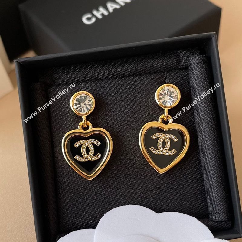 Chanel Heart Short Earrings Black 2026 0108 (YF-260108122)