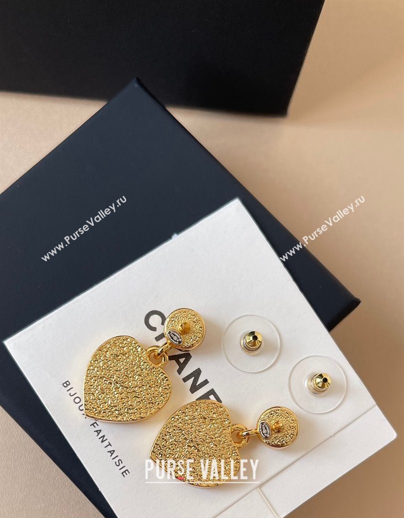 Chanel Heart Short Earrings Black 2026 0108 (YF-260108122)