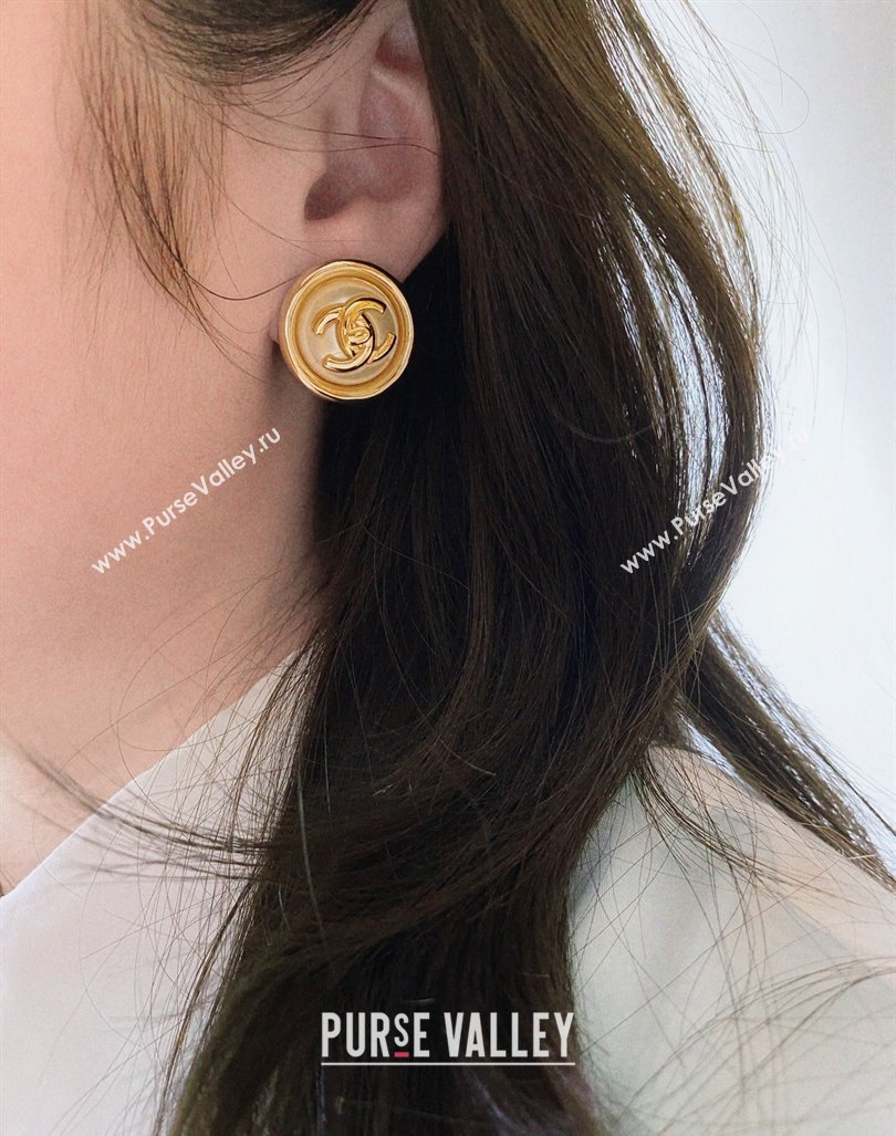 Chanel Round Stud Earrings Gold 2024 0730 (YF-240730031)