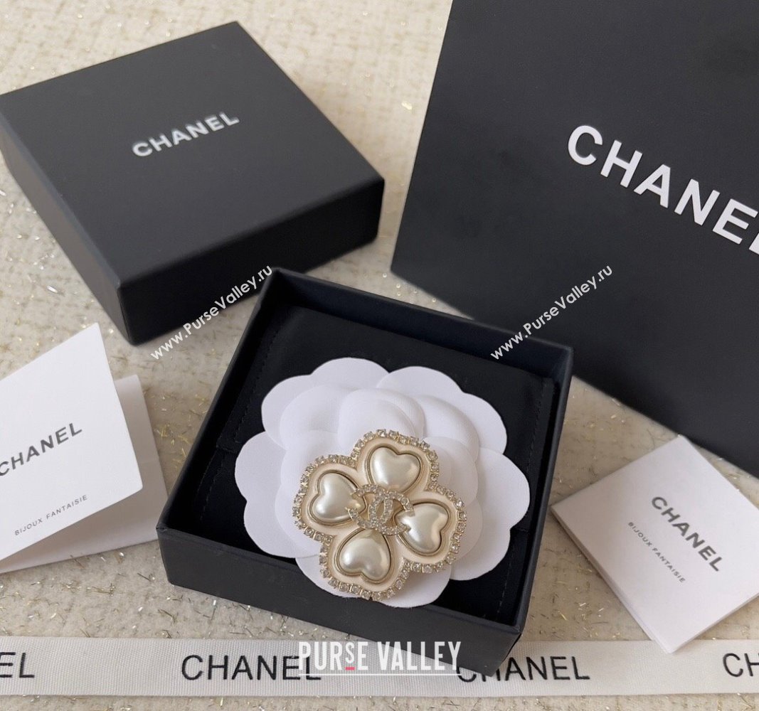 Chanel Bloom Brooch White 2024 0729 (YF-240729130)