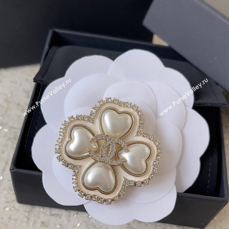 Chanel Bloom Brooch White 2024 0729 (YF-240729130)