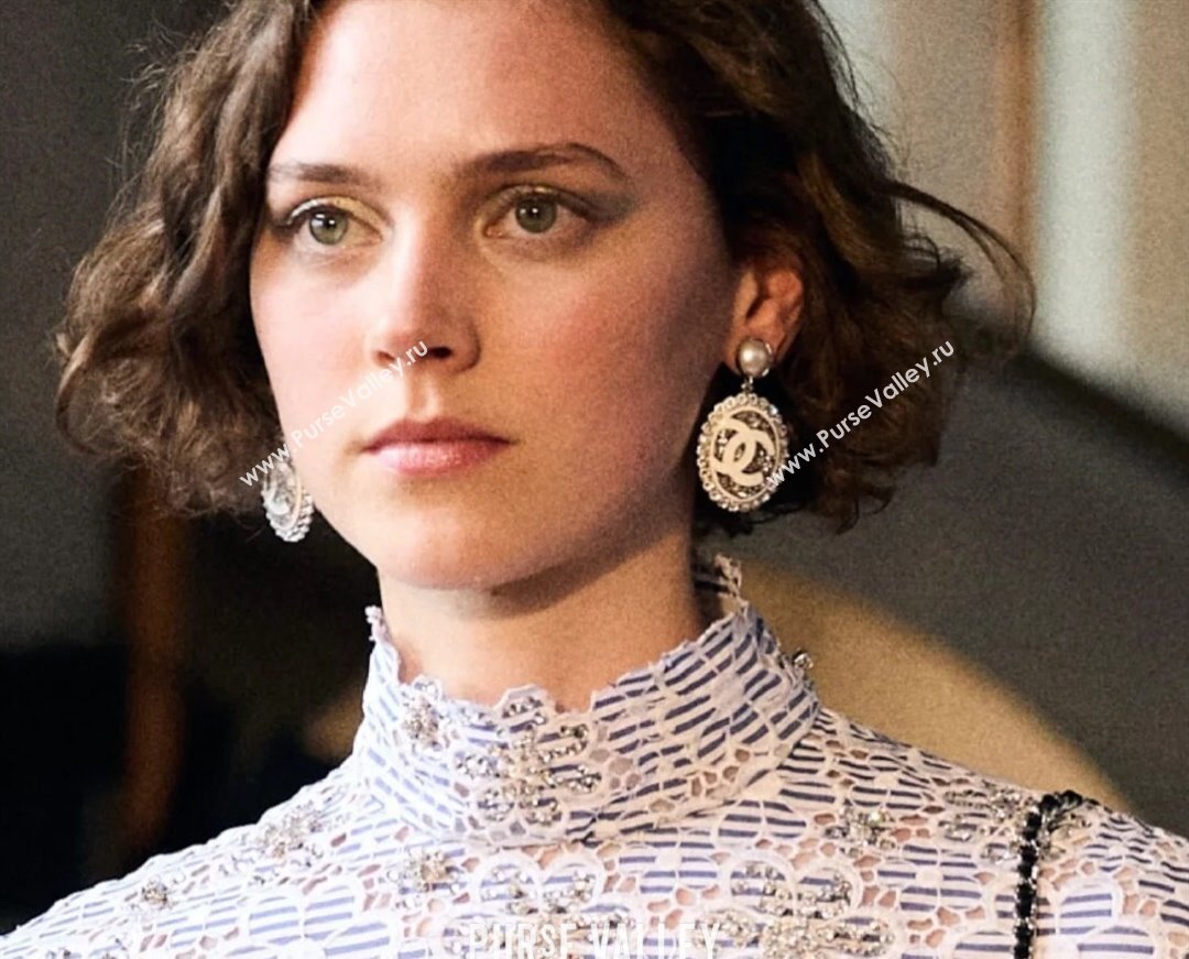 Chanel Oval Short Earrings with Strass 2025 0114 (YF-250114025)