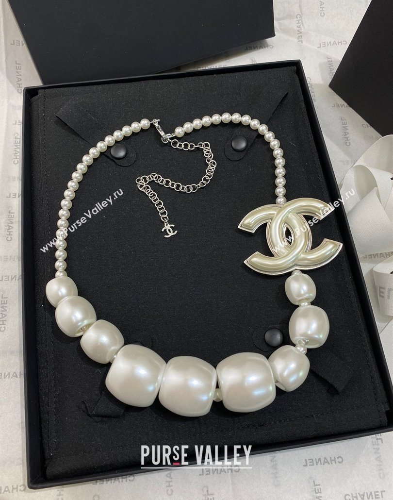 Chanel Maxi Resin Necklace White 2025 0114 (YF-250114029)
