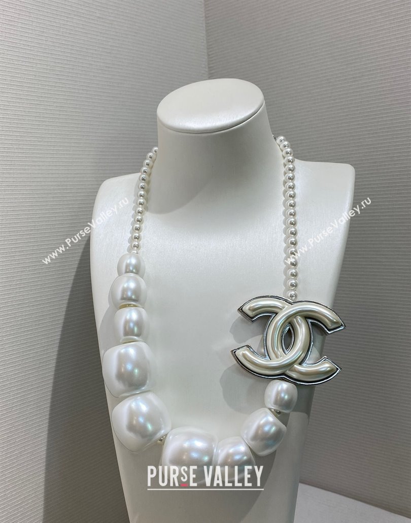 Chanel Maxi Resin Necklace White 2025 0114 (YF-250114029)