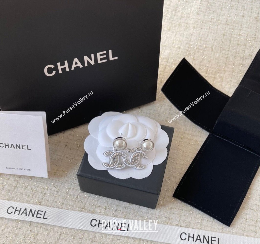 Chanel CC Short Earrings with Sequins White 2025 ABE871 (YF-250114033)