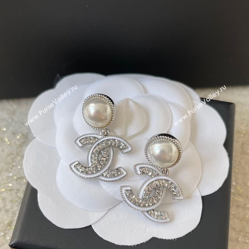 Chanel CC Short Earrings with Sequins White 2025 ABE871 (YF-250114033)
