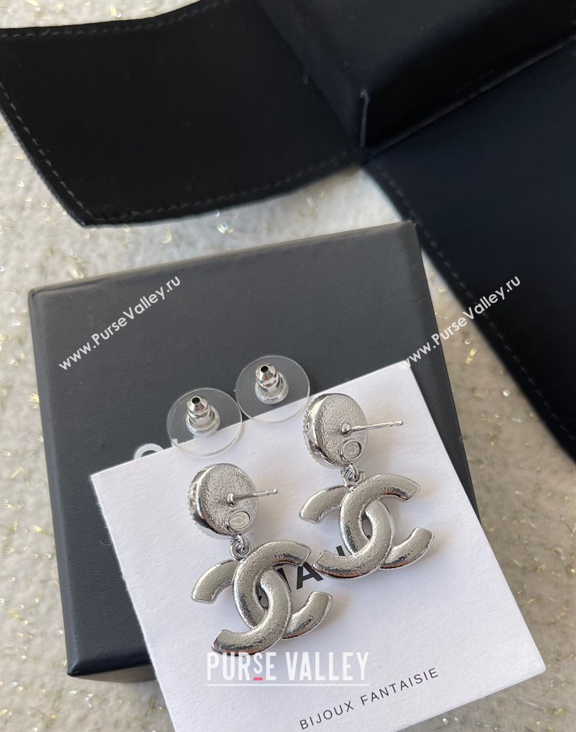 Chanel CC Short Earrings with Sequins White 2025 ABE871 (YF-250114033)