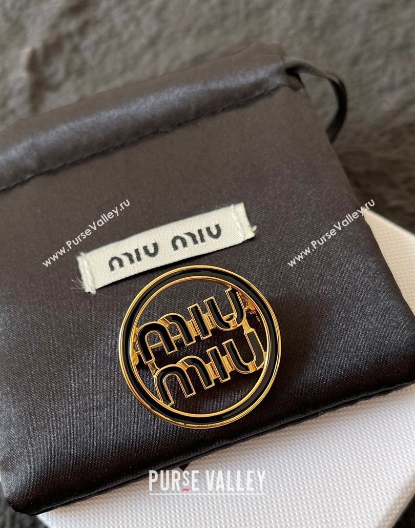 Miu Miu Logo Round Brooch White/Black 2025 0113 (YF-250113089)