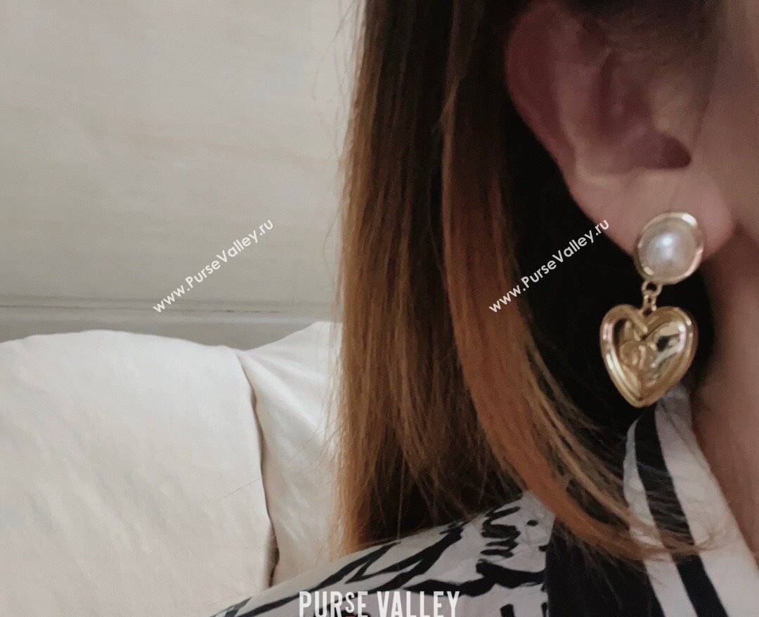 Chanel Vintage Heart Short Earrings 2025 0114 (YF-250114003)