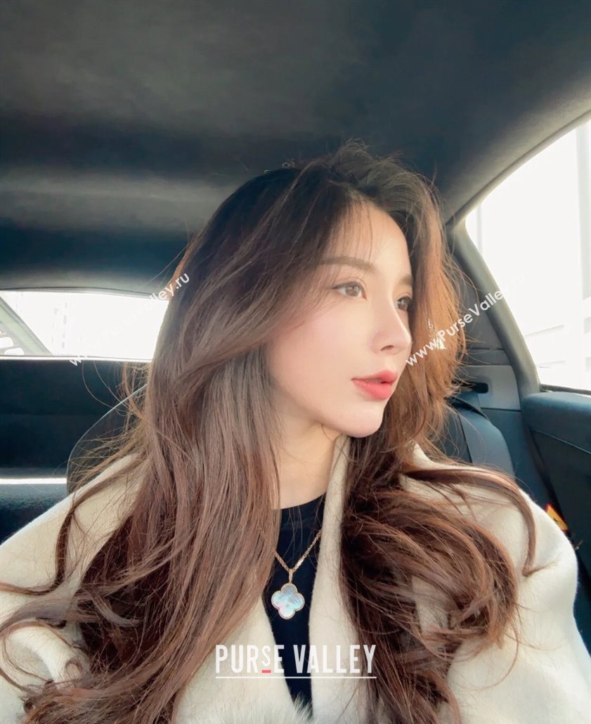 Van Cleef Arpels Magic Alhambra long necklace, 1 motif in 18K yellow gold White 2025 0114 (YF-250114083)