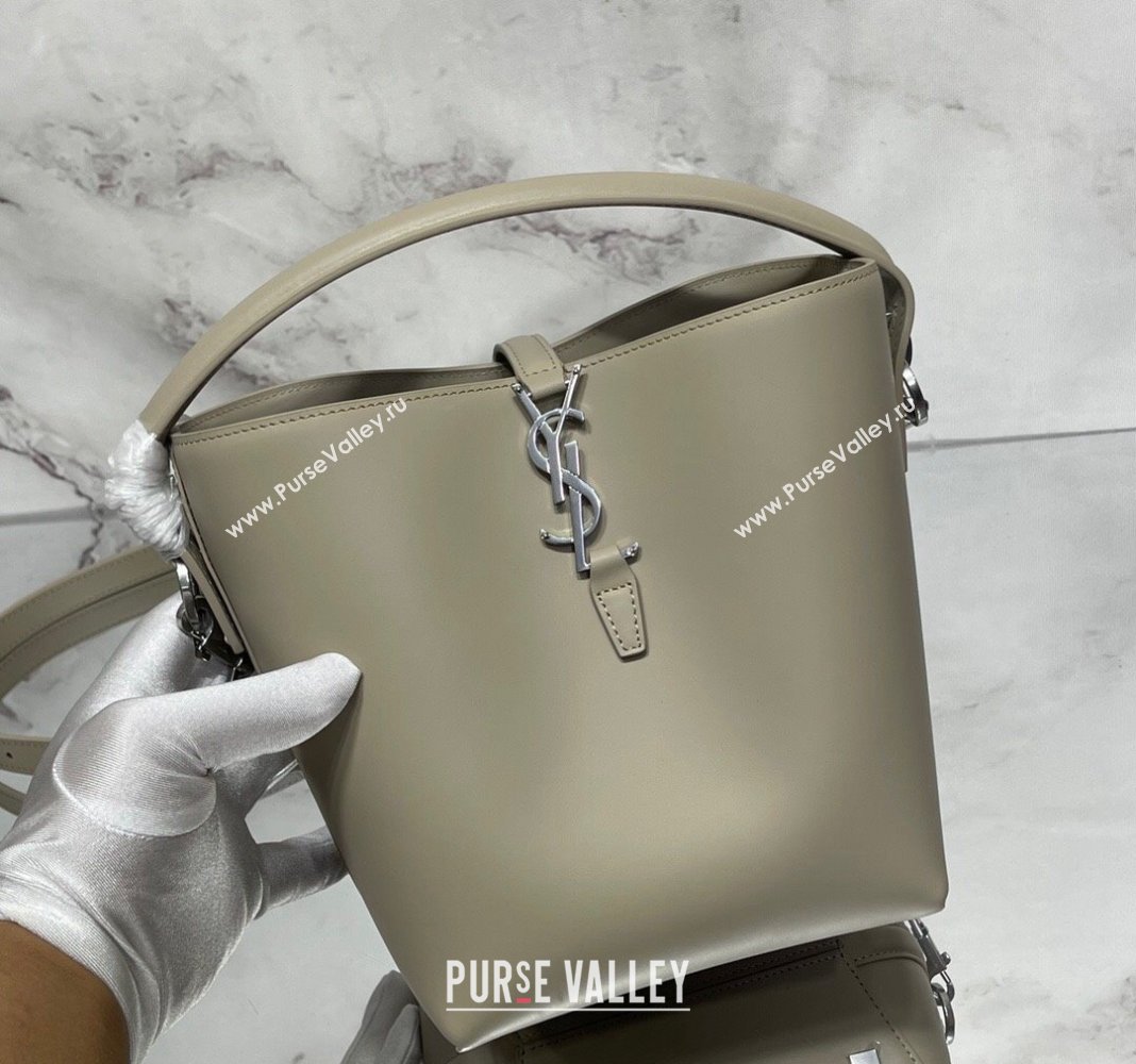 Saint Laurent Le 37 Small Bucket bag in Shiny Leather 749036 Grey 2024 (nana-240202004)