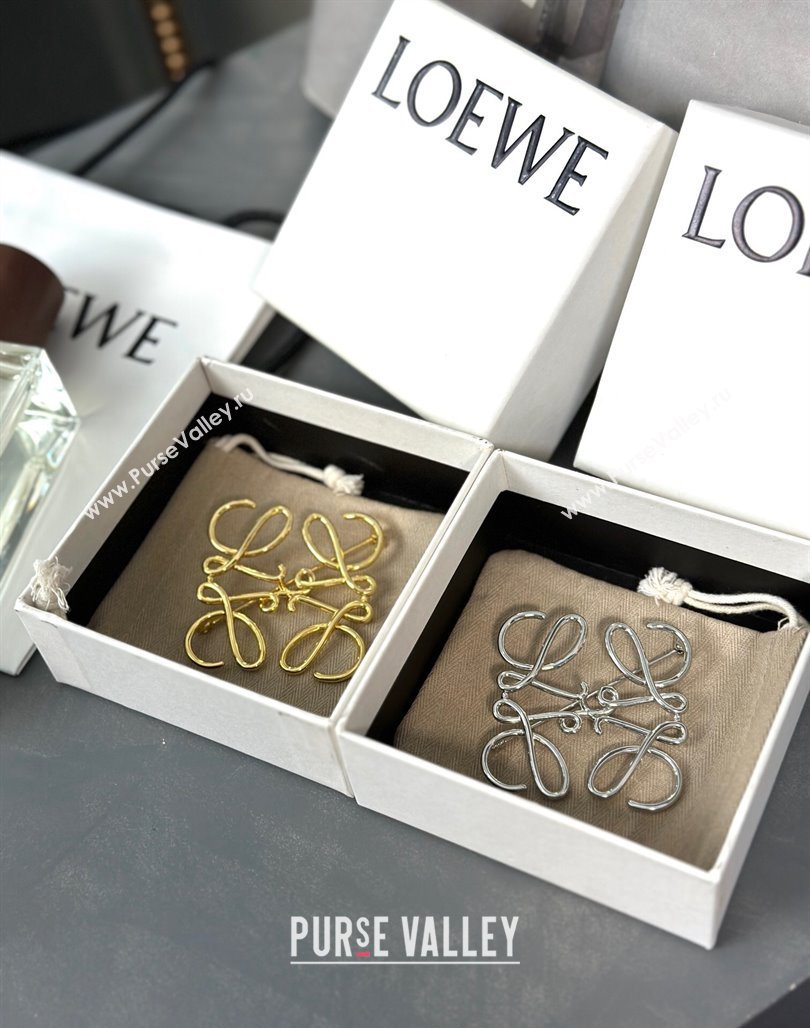 Loewe Anagram Brooch Gold 2024 0525 (nana-240525057)