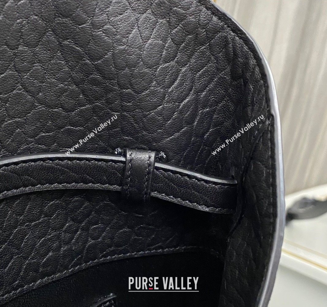 Saint Laurent Cassandre Envelope Messenger Bag in Black Embossed Lambskin 2024 801490 (nana-241031026)