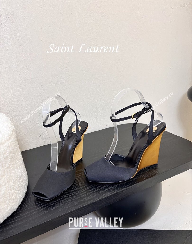 Saint Laurent La Scandale Open Toe Wedge Sandals 11cm in Satin Black/Gold 2025 8180079 (MD-250424061)