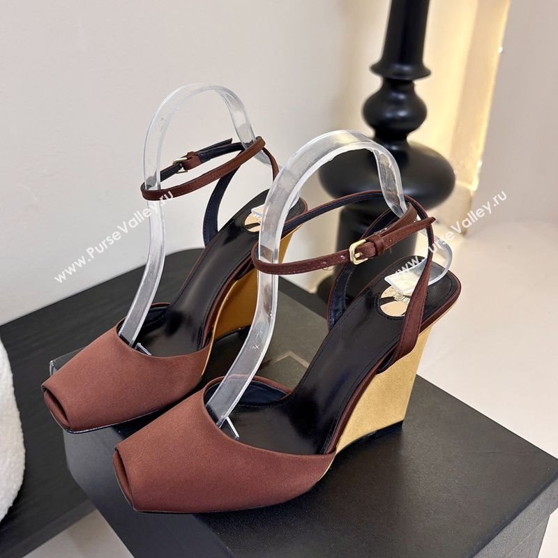 Saint Laurent La Scandale Open Toe Wedge Sandals 11cm in Satin Brown/Gold 2025 8180079 (MD-250424063)