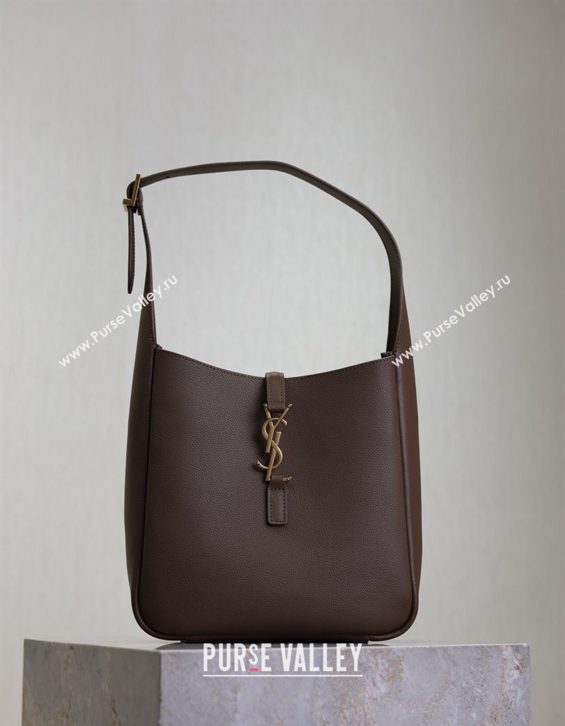 Saint Laurent LE 5 À 7 Supple Small Hobo Bag in Grained Leather 713938 Pecan Brown 2025 (YY-250625086)