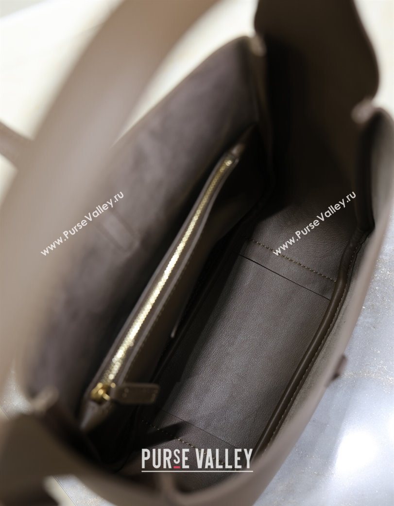 Saint Laurent LE 5 À 7 Supple Small Hobo Bag in Grained Leather 713938 Pecan Brown 2025 (YY-250625086)