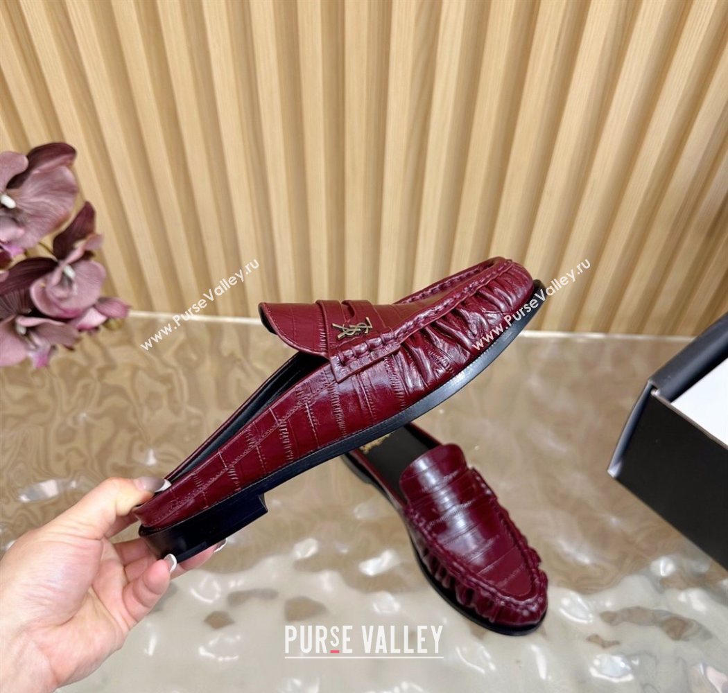 Saint Laurent Le Loafers Mules in Eel Embossed Leather Burgundy 2025 (MD-250825098)
