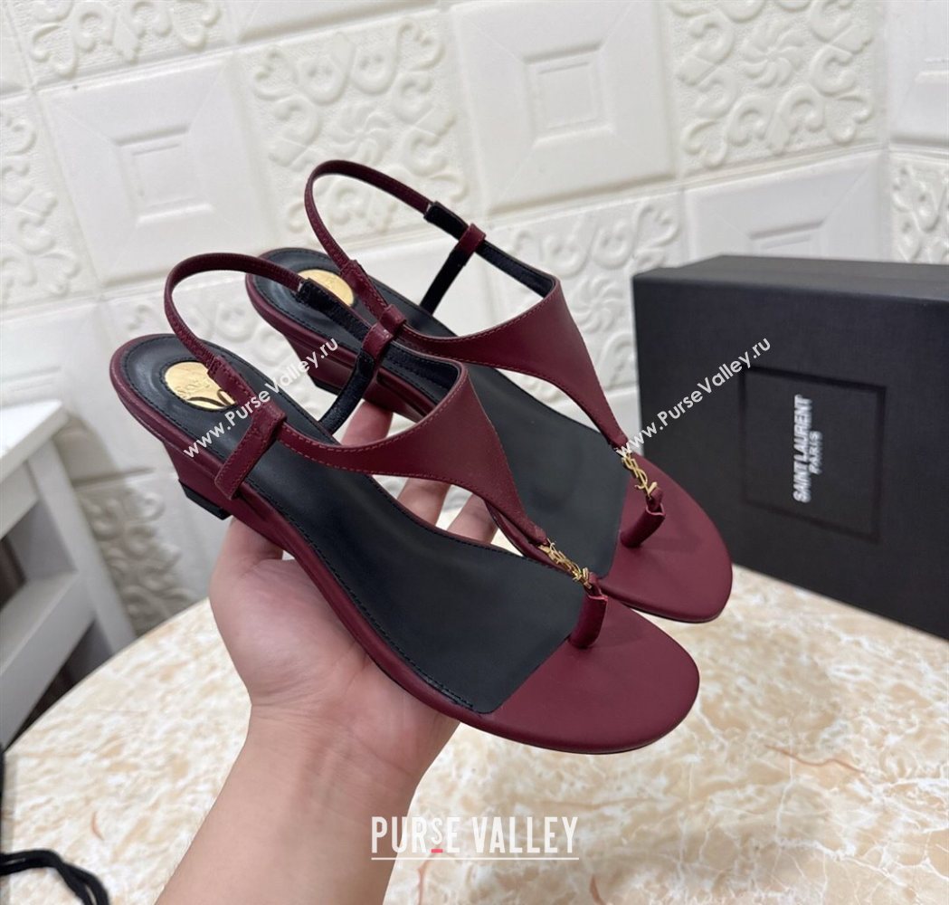 Saint Laurent Cassandra Wedge Thong Sandals 3.5cm in Calfskin Burgundy 2025 825279 (MD-250825121)