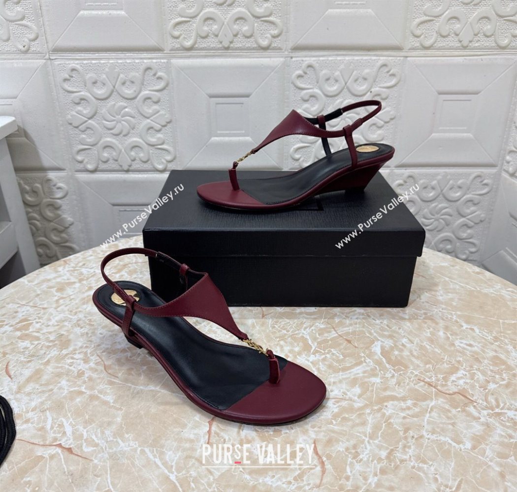 Saint Laurent Cassandra Wedge Thong Sandals 3.5cm in Calfskin Burgundy 2025 825279 (MD-250825121)