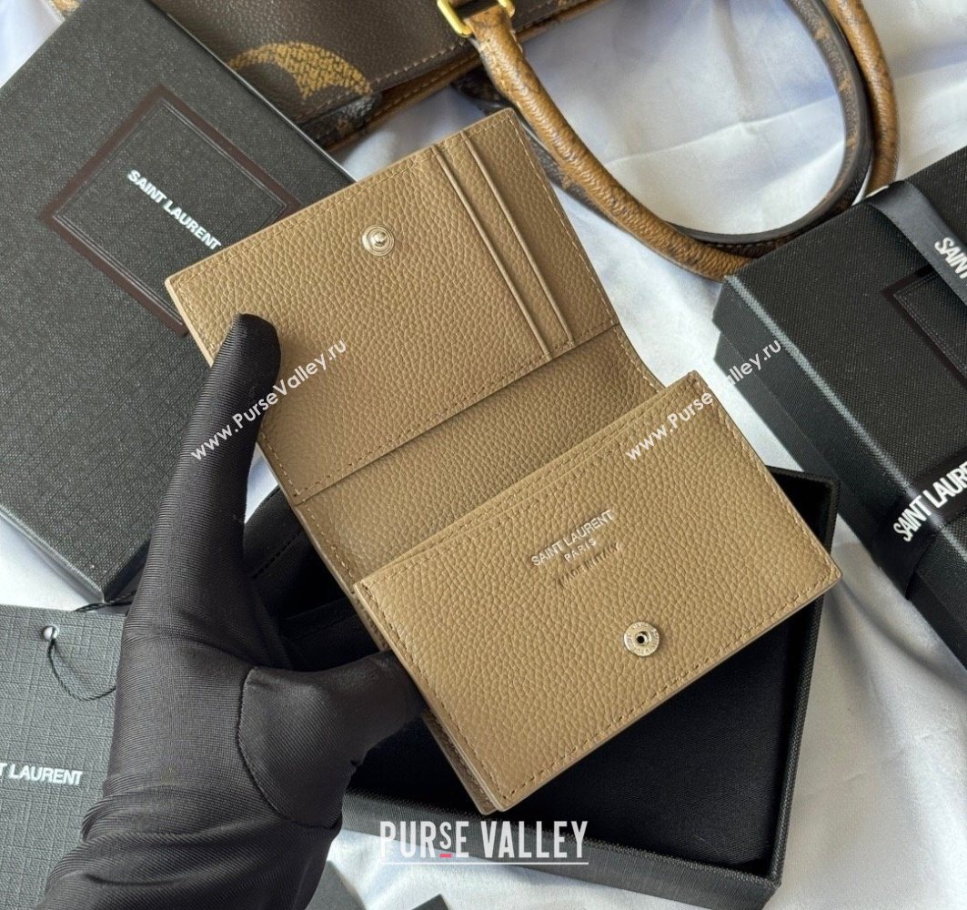 Saint Laurent Cassandre Shadow Business Card Case in Grained Leather Beige/Silver 2025 693492 (YY-251120011)