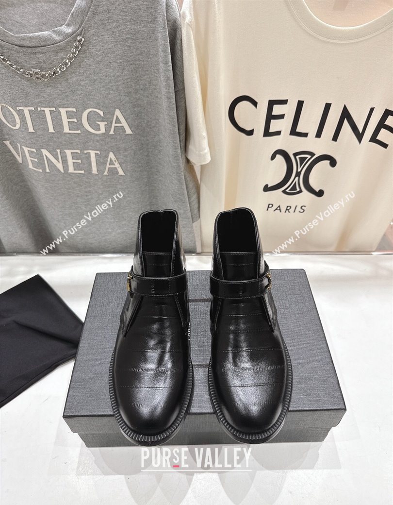 Saint Laurent Flat Chelsea Booties in Embossed Leather Black 2025 YSL121303 (MD-251213051)