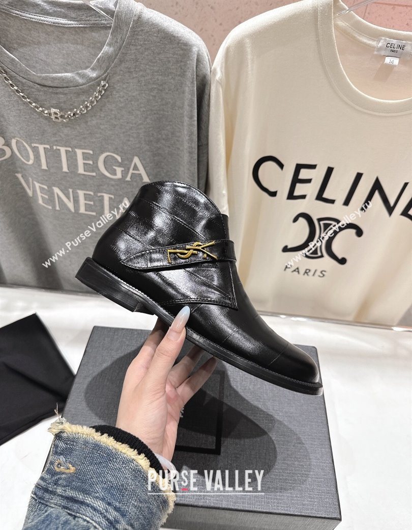 Saint Laurent Flat Chelsea Booties in Embossed Leather Black 2025 YSL121303 (MD-251213051)