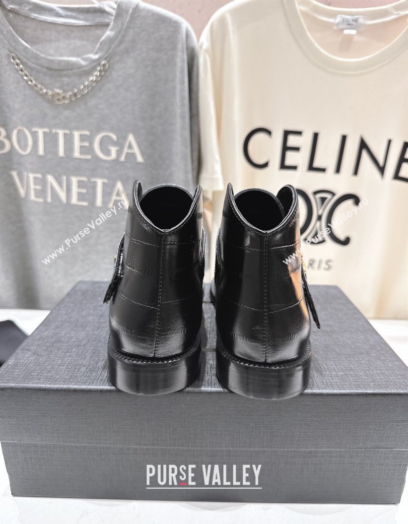 Saint Laurent Flat Chelsea Booties in Embossed Leather Black 2025 YSL121303 (MD-251213051)