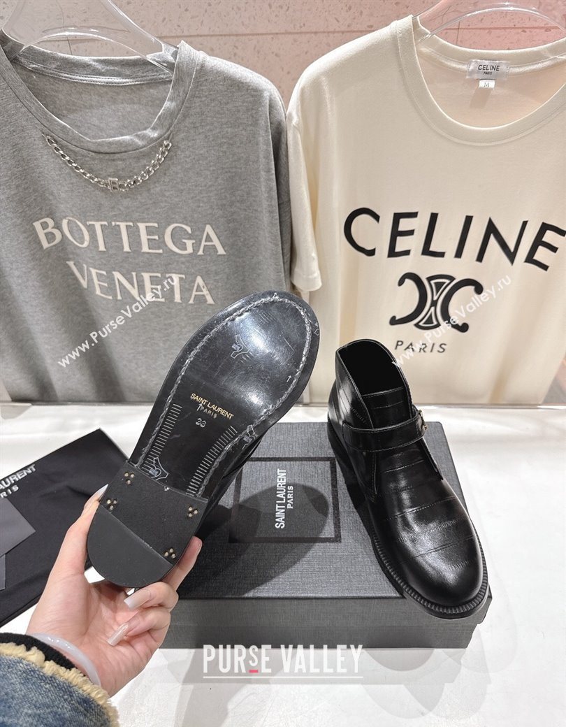 Saint Laurent Flat Chelsea Booties in Embossed Leather Black 2025 YSL121303 (MD-251213051)