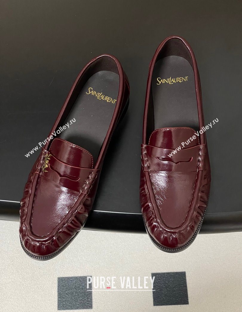 Saint Laurent Le Loafers Penny Slippers in Oil Leather Dark Burgundy 2025 7668790 (MD-251215008)