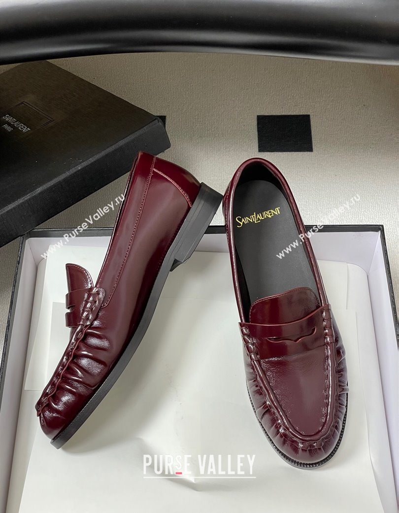 Saint Laurent Le Loafers Penny Slippers in Oil Leather Dark Burgundy 2025 7668790 (MD-251215008)