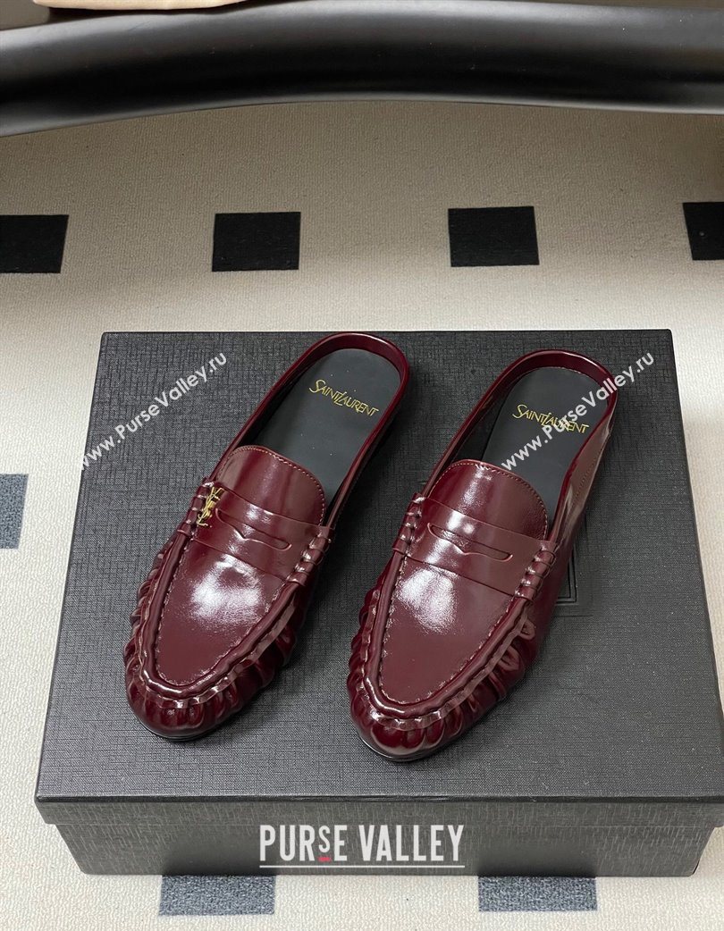 Saint Laurent Le Loafer Mules in Oil Leather Dark Burgundy 2025 7668790 (MD-251215022)