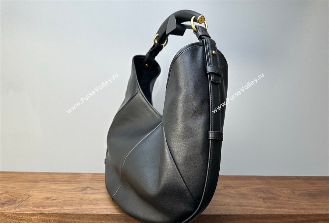 Saint Laurent MOMBASA Medium hobo bag in Leather Black 2026 862029 (MHUI-260403092)