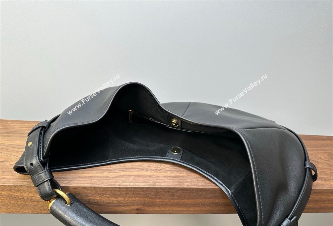 Saint Laurent MOMBASA Medium hobo bag in Leather Black 2026 862029 (MHUI-260403092)