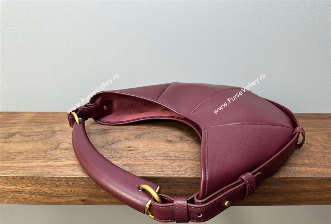 Saint Laurent MOMBASA Small hobo bag in Leather Burgundy 2026 851432 (MHUI-260403094)