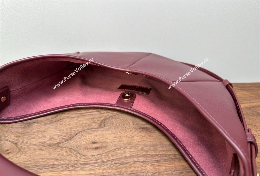 Saint Laurent MOMBASA Small hobo bag in Leather Burgundy 2026 851432 (MHUI-260403094)