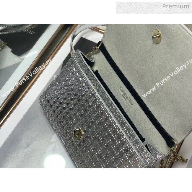 Dior 30 Montaigne Metallic Calfskin 2-in-1 Pouch With Micro-cannage Motif Silver 2020 (XXG-20051338)