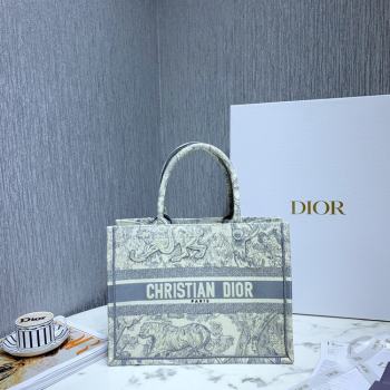 SMALL DIOR BOOK TOTE Embroidered M1296-3