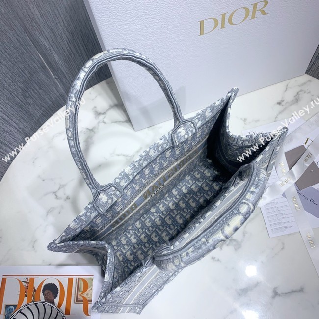 SMALL DIOR BOOK TOTE Embroidered M1296-4